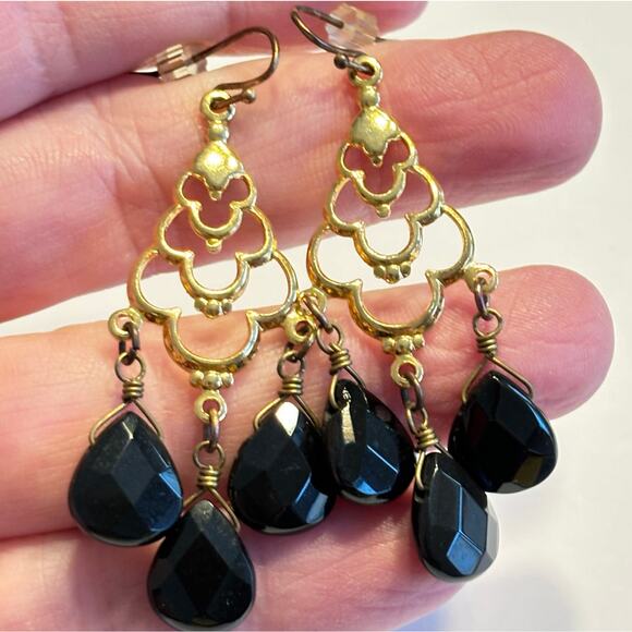 Pierced earrings gold filigree & black faceted beads drop & dangle style elegant - Picture 6 of 6